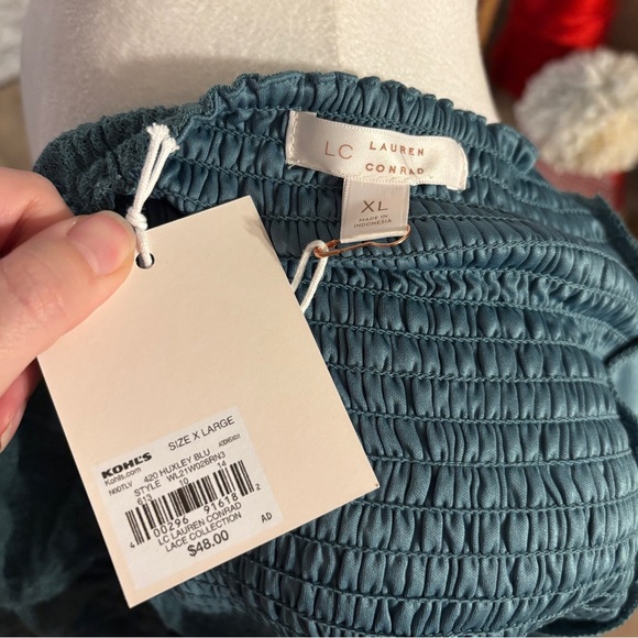 NWT LC Lauren Conrad Puff Sleeve Lace Peplum Blouse - Picture 8 of 9